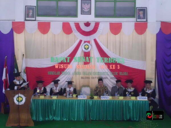prosesi wisuda