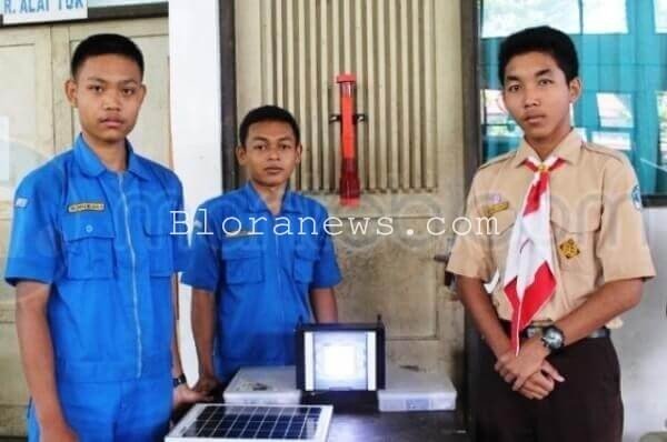 DETEKTOR GEMPA