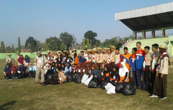 JELANG RAMADHAN, PRAMUKA BLORA GELAR SERBU SAMPAH DI KRIDOSONO