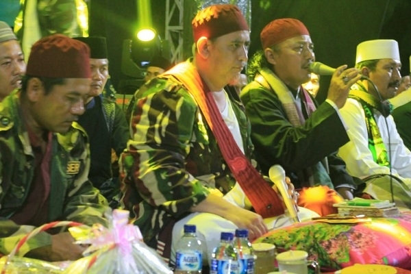 BOTORECO BERSHOLAWAT: 24 SANTRI MI NU DARUL ULUM JALANI WISUDA