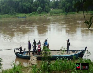 MENIKMATI SENJA DI JIPANG CEPU : MELINTASI BENGAWAN SOLO DENGAN PERAHU