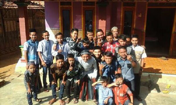 KOMUNITAS akik todanan