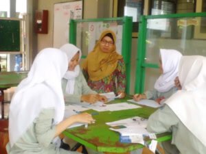 ENGLISH DAY PERSIAPKAN TENAGA KERJA KUALITAS GLOBAL