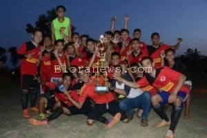 KROCOK FOOTBALL CLUB : KLUB SEPAK BOLA INISIATIF PEMUDA DESA