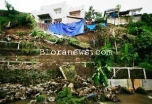 KARYONO, PERANTAU BLORA KORBAN LONGSOR KALICODE YOGYAKARTA