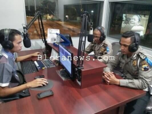 POLRES BLORA SOSIALISASIKAN OPERASI DI RADIO