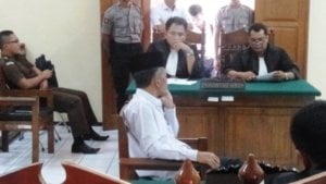 BAMBANG TRI MENCAK-MENCAK AJUKAN BANDING DAN PECAT PENGACARA KARENA DIVONIS 3 TAHUN