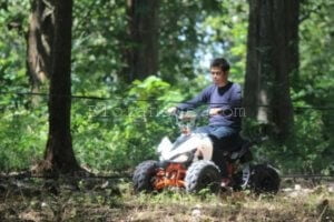 PENGUNJUNG WANA WISATA GOA TERAWANG DIMANJAKAN DENGAN ATV