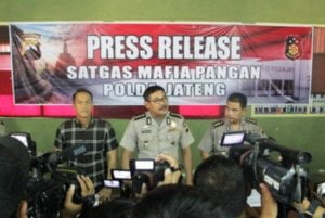 BERKEDOK PABRIK KAYU, GULA GMM TAK BER-SNI DI TIMBUN DI KENDAL