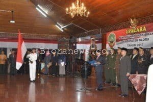 BUPATI BLORA KUKUHKAN ANGGOTA PASKIBRAKA