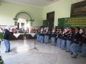 TARI DAN PADUAN SUARA IRINGI KOMSOS KREATIF KODIM 0721/BLORA