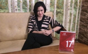 LEBIH DEKAT DENGAN MBAK ANA, HOST CANTIK SETWAN DPRD BLORA