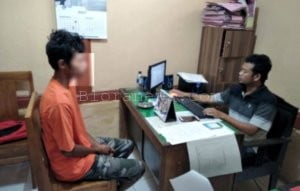 MALING PONSEL TETANGGA, DIANCAM  5 TAHUN PENJARA