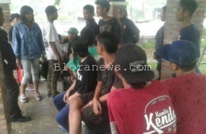 PESTA MIRAS DI TAMAN BANGKLE DIBUBARKAN WARGA