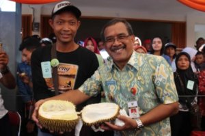 BUPATI KOKOK : MENANAM BUAH LEBIH ASYIK DARI PADA MENANAM JATI
