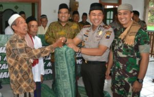 SI SAMAT BERKUNJUNG KE DESA KAJENGAN TODANAN