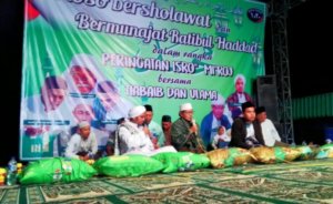 MALAM MUNAJAT DI PLOSO KAMOLAN BERLANGSUNG SEMARAK