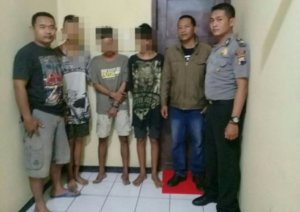 TERSANGKA PENCURIAN PONSEL DIRINGKUS PETUGAS