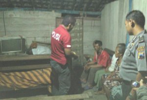 LANSIA DI DESA BULOH DITEMUKAN TEWAS GANTUNG DIRI