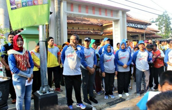 DI LEPAS BUPATI JALAN  SEHAT  DEKRANASDA BLORA EXPO BANJIR 