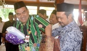 WABUP ARIEF APRESIASI GERAKAN WAKAF 1000 MUKENA