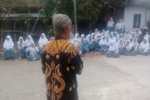 KE BLORA, RATUSAN PELAJAR REMBANG KUNJUNGI KAMPUNG SAMIN DAN PATABA