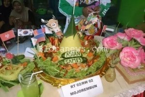 KREASI TUMPENG ASIAN GAMES KARYA WARGA DESA MOJOREMBUN KRADENAN