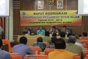 BUPATI MINTA PEMADAM KEBAKARAN DITAMBAH UNTUK RANDUBLATUNG DAN NGAWEN