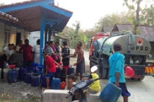 DERITA KRISIS AIR, WARGA BLORA DIMINTA TUNGGU APBD PERUBAHAN