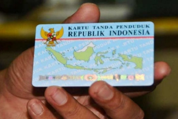 KTP, salah satu kartu identitas untuk mengetahui warga baru pindahan 