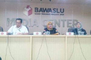 POSTER “JOKOWI RAJA” BUKAN KAMPANYE HITAM, PROJO: YANG PENTING, SIAPA PELAKUNYA?