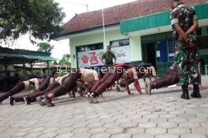 TEMPA MENTAL DAN FISIK, PRAMUKA SMK N 1 BLORA GELAR PERSARI