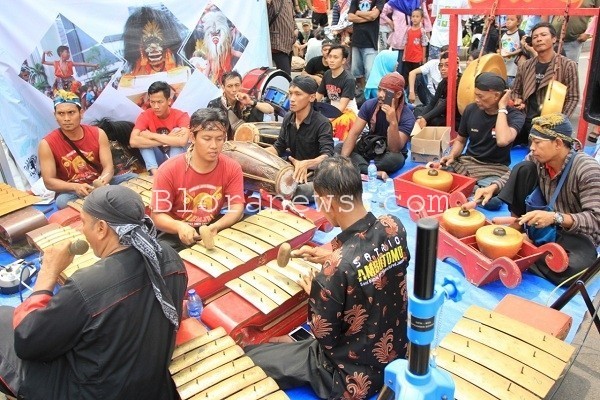 Para seniman Blora turut meriahkan Festival Budaya Blora Engkek di CFD Sudirman Jakarta