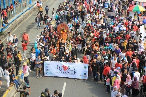 Massa Festival Budaya Blora Engkek di Car Free Day Sudirman Jakarta