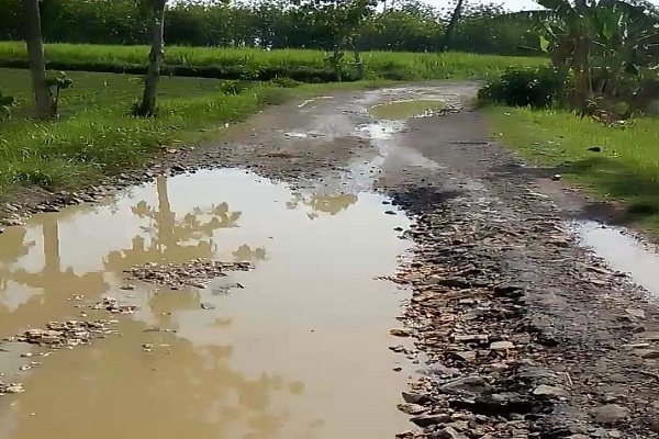 JALUR UTAMA KROCOK-JAPAH RUSAK, BAHAYAKAN PENGGUNA JALAN