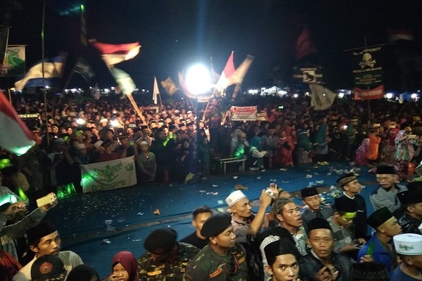 Kedungwaru Bersholawat di lapangan Desa Kedungwaru Kecamatan Kunduran