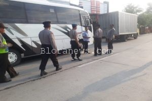 CEGAH WARGA BLORA IKUTI AKSI 211, APARAT LAKUKAN PENYEKATAN