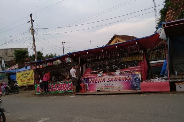 Stand Pasar Murah dalam rangka Peringatan Maulid Nabi di Desa Sempu, Kecamatan Kunduran, Blora