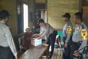 BAGIKAN 40 PAKET SEMBAKO, POLSEK JATI BERBAGI KEBAHAGIAAN JELANG NATARU