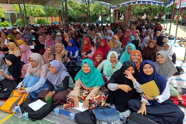 Pengajian akbar Maulid Nabi di SMA Negeri 1 Randublatung