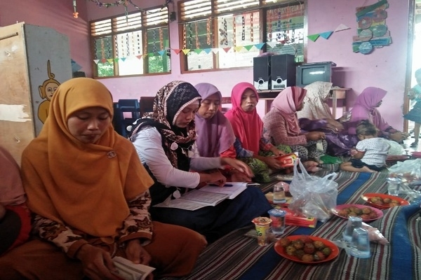 Pertemuan aktivis Aisyiyah di TK ABA 2 Mojorembun Kecamatan Kradenan Kabupaten Blora