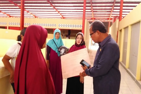 Sidak Ketua DPRD Bloradan Wakil Ketua DPRD ke Pasar Rakyat Sido Makmur Blora