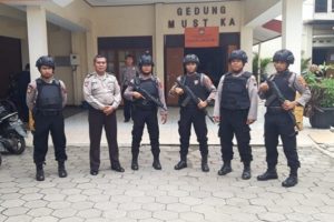 PATROLI BERSENJATA SASAR LOKASI RAWAN KEJAHATAN