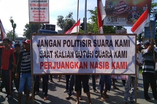 Aksi Warga Cepu menuntut penerbitan Sertifikat Hak Milik di Jalan Nasional