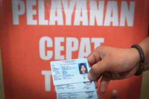 SEMPAT VIRAL, PELAKU PUNGLI LAYANAN E-KTP DIPINDAHTUGASKAN
