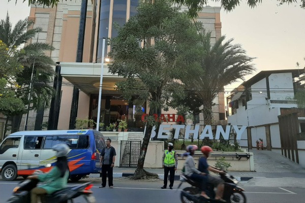 Pengamanan di gereja bethani
