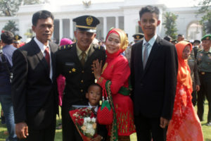 LEBIH DEKAT DENGAN LETDA TOPAN, ANAK KADES DOPLANG YANG JADI “CALON JENDERAL”