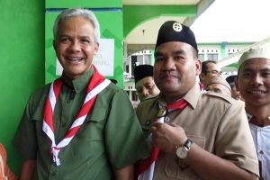 DISEBUT MASUK KABINET JOKOWI JILID 2, GANJAR: NGURUSI JATENG WAE!