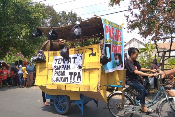 Sindiran warga Ngawen terhadap buruknya pengelolaan sampah