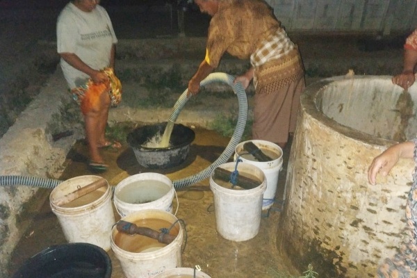 Droping air bersih di Dusun Kedunglo Desa Kedungrejo Kecamatan Tunjungan, Kabupaten Blora